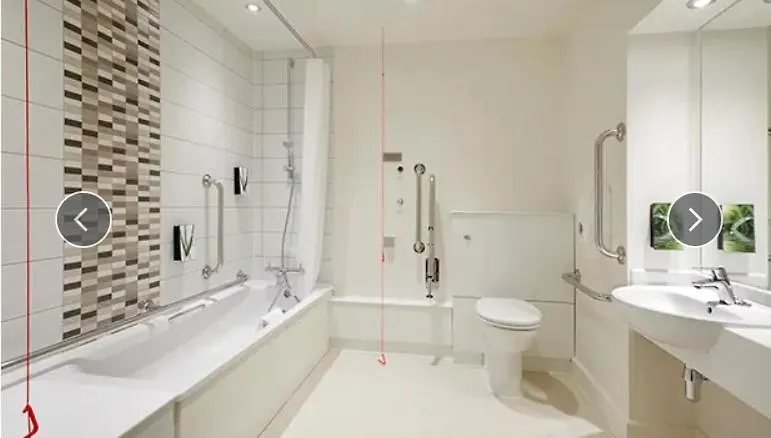 Ensuite Near Canary Wharf Metro Line London